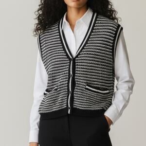 Evereve Black & White Striped Knit Sweater Vest – Size Small Enamel Buttons Prep